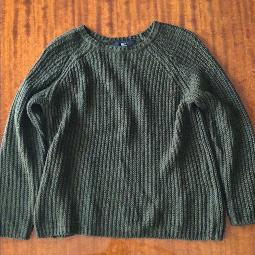 Adorable Forever 21 Olive Green Cable Knit Sweater
